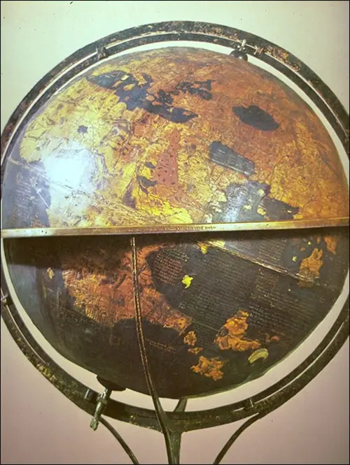 Globe terrestre ancien de Martin Behaim 1492